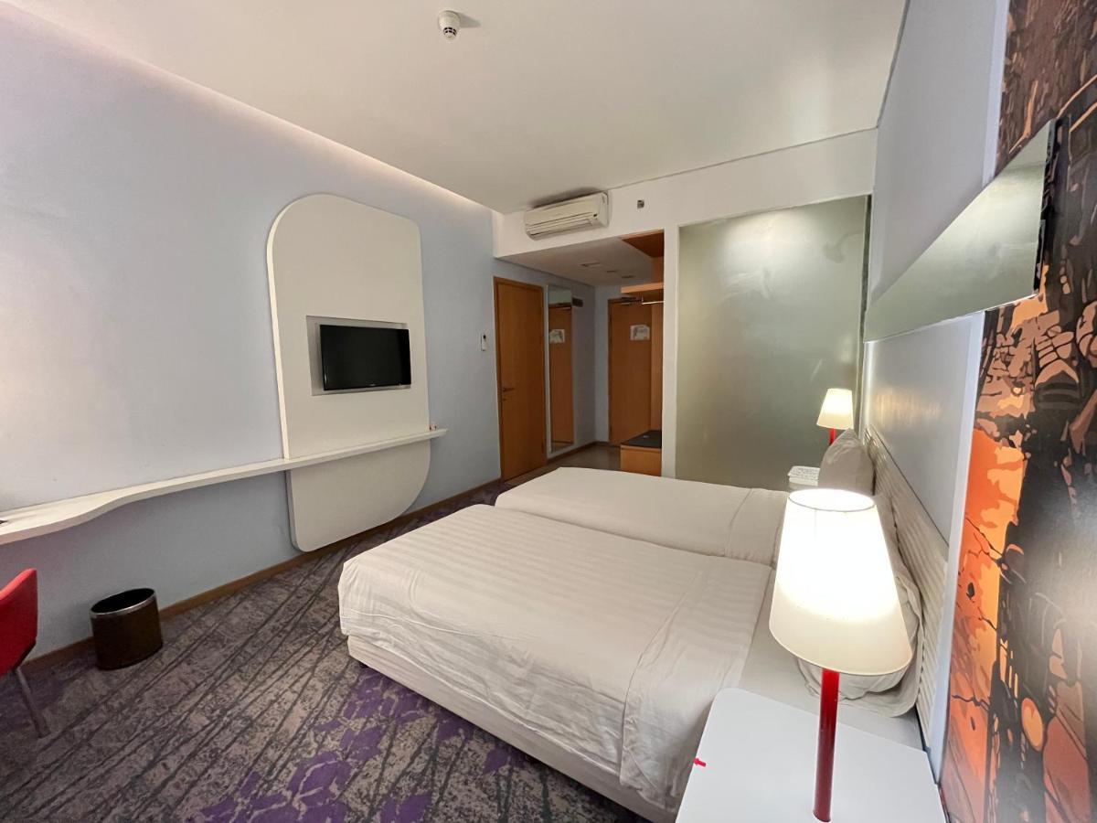 Luminor Hotel Metro Indah - Bandung By Wh Cicadas Экстерьер фото